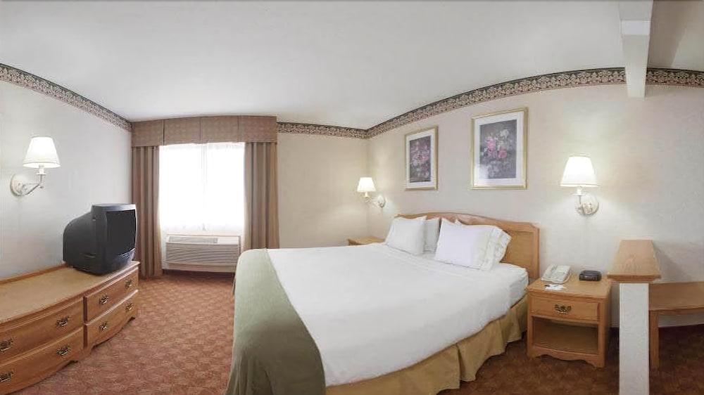 Holiday Inn Express Hotel & Suites Wauseon By Ihg Bagian luar foto