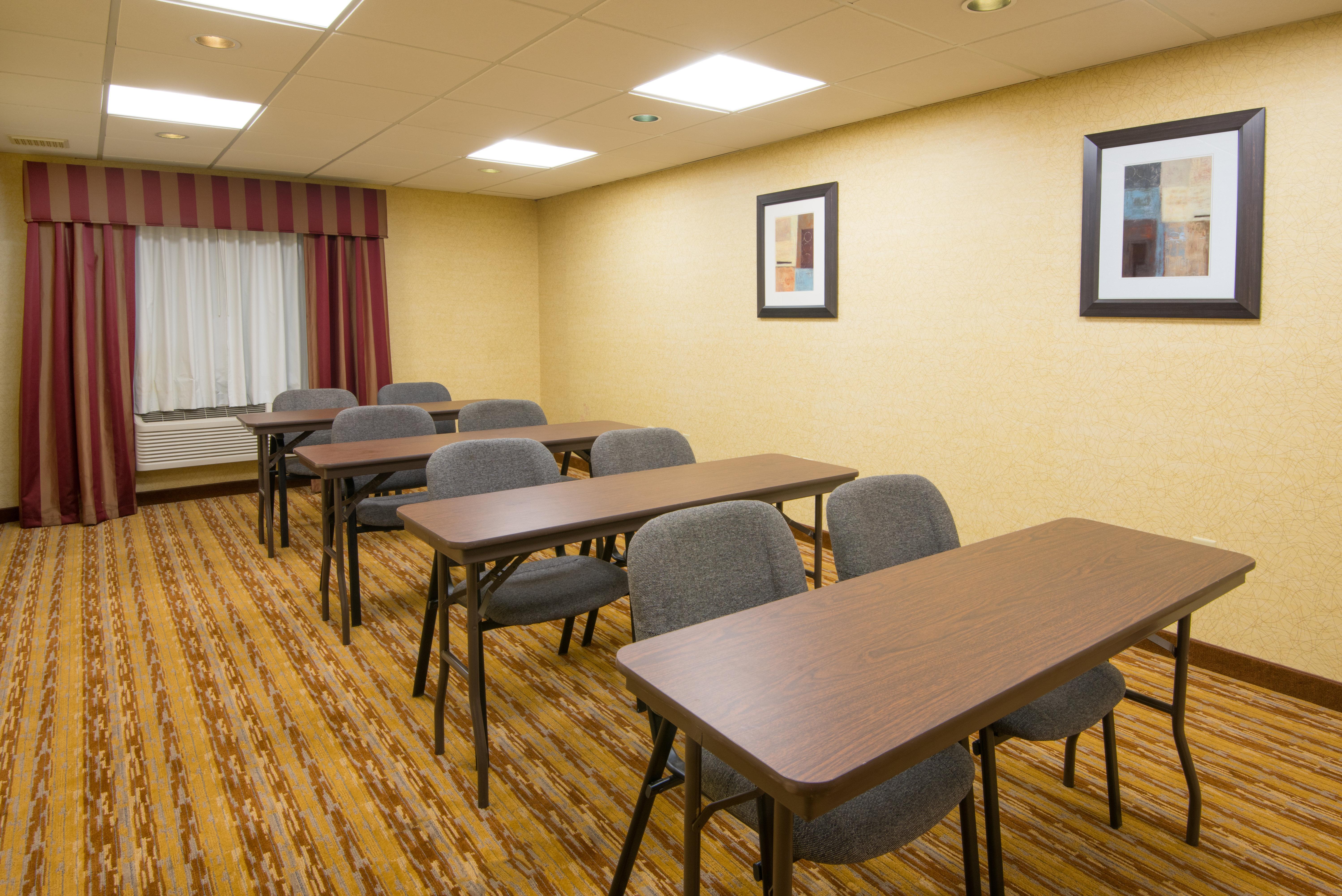 Holiday Inn Express Hotel & Suites Wauseon By Ihg Bagian luar foto