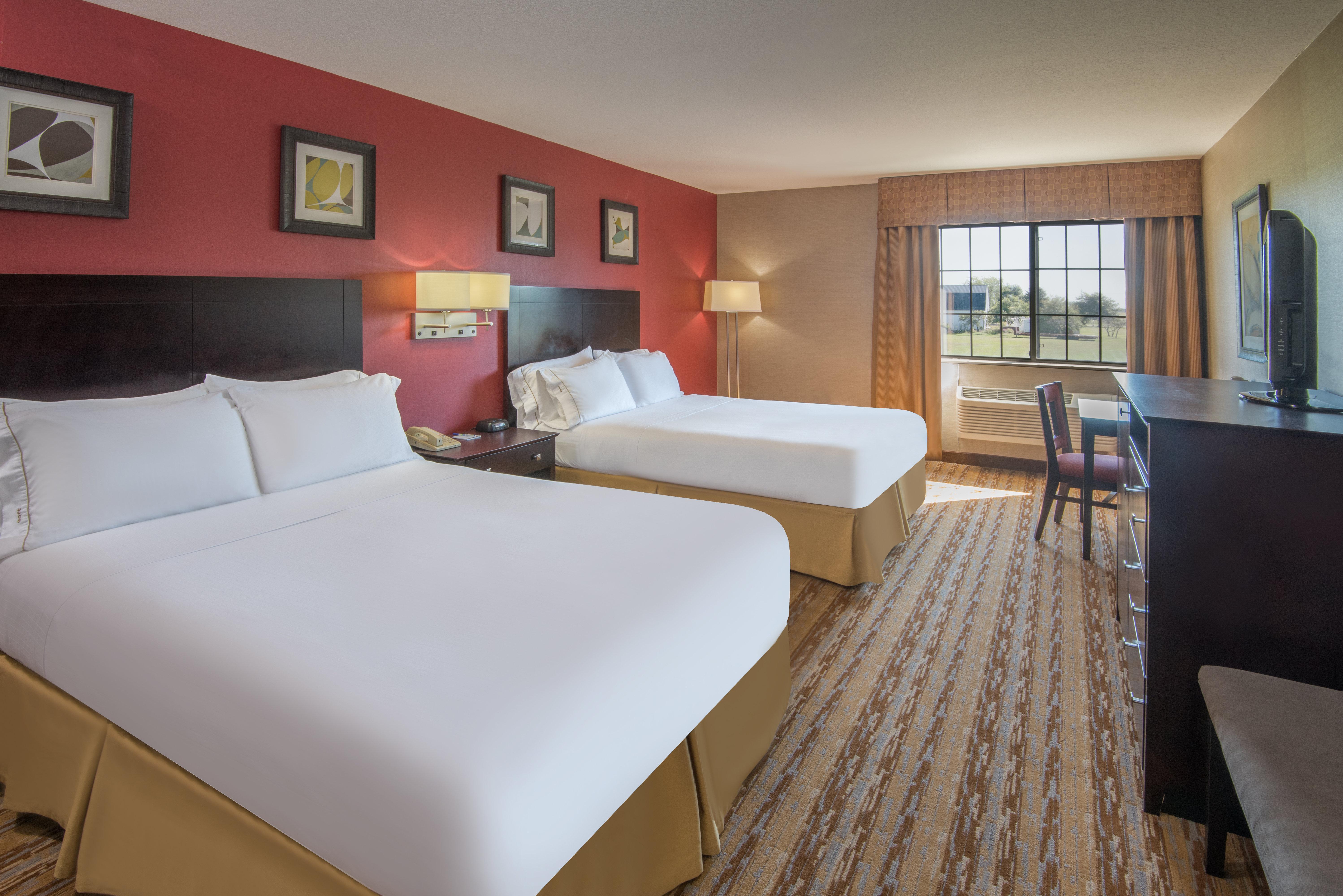 Holiday Inn Express Hotel & Suites Wauseon By Ihg Bagian luar foto