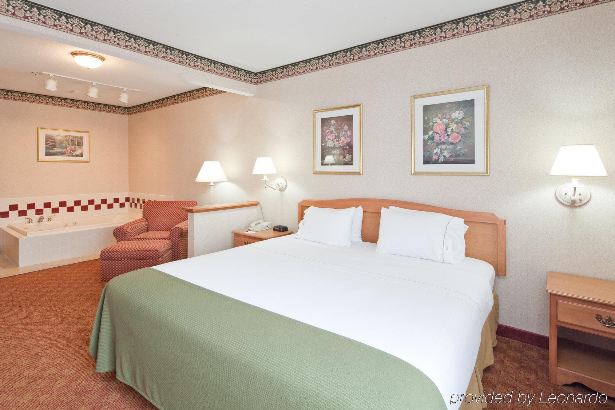 Holiday Inn Express Hotel & Suites Wauseon By Ihg Ruang foto