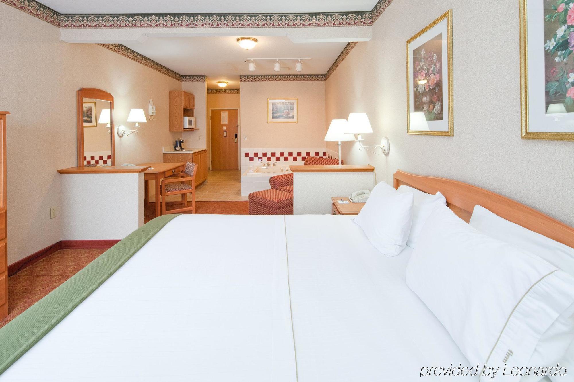 Holiday Inn Express Hotel & Suites Wauseon By Ihg Ruang foto