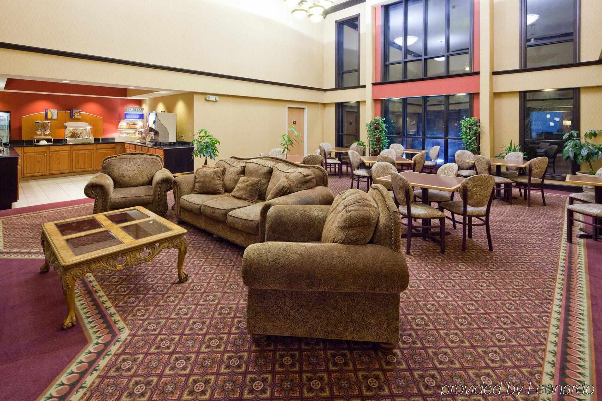 Holiday Inn Express Hotel & Suites Wauseon By Ihg Bagian luar foto