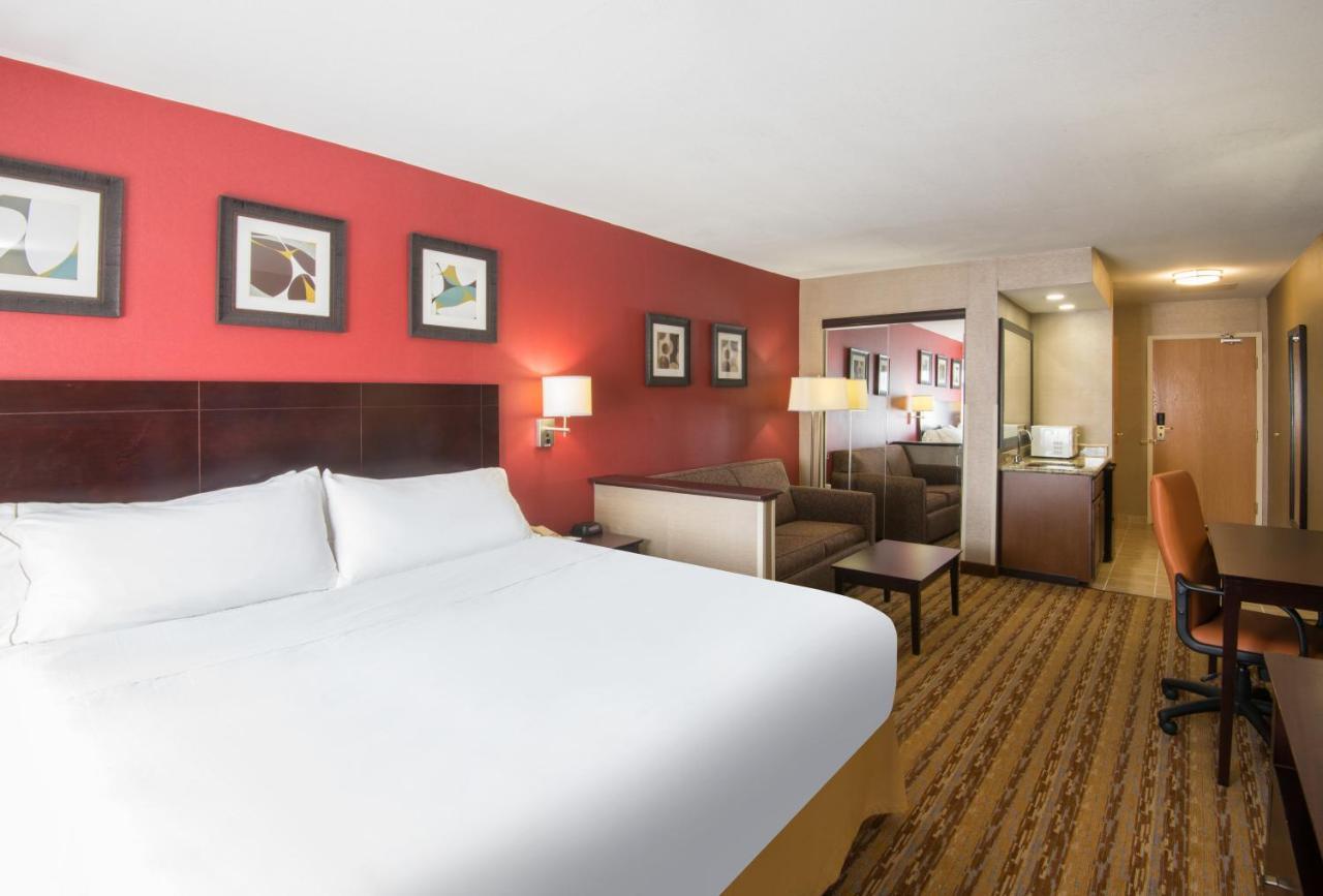 Holiday Inn Express Hotel & Suites Wauseon By Ihg Bagian luar foto