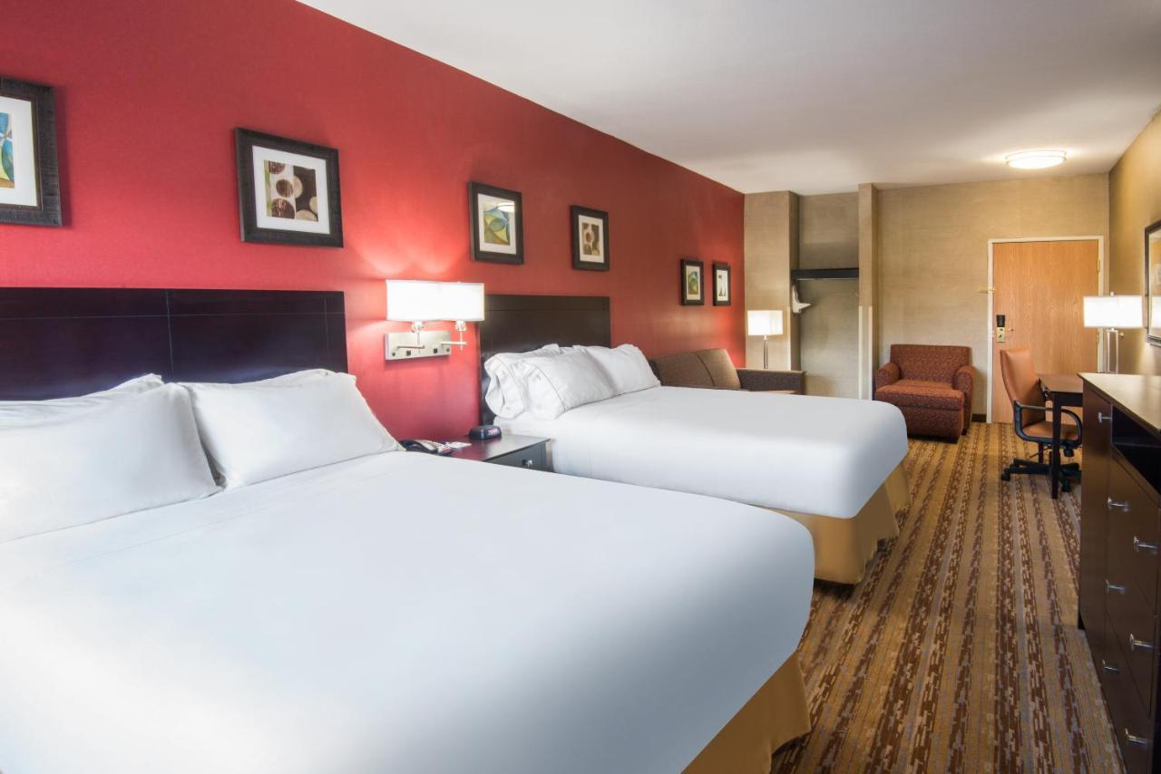 Holiday Inn Express Hotel & Suites Wauseon By Ihg Bagian luar foto